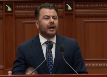 Mundësia, ndryshe nga PD, nuk bojkoton seancën; deputeti Kapri: U trembët nga vezët, koshat mbushen me fotot tuaja