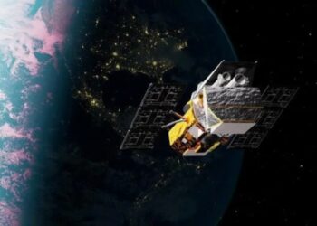 NASA nis mision për të shpëtuar teleskopin hapësinor Swift që po bie drejt Tokës