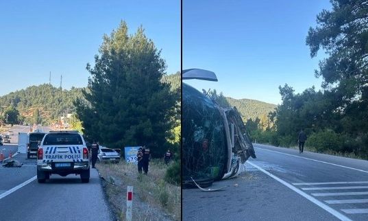Në Antalia, autobusi me turistë përplaset me një makinë: një i vdekur dhe 12 të plagosur