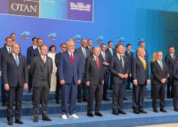 Në Samitin e NATO-s në Ankara, Rama publikon foton familjare me Erdoganin dhe liderë botërorë të tjerë