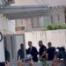 Në gjyq me prokurorin Ols Dado, kryebashkiaku Erion Veliaj mbërrin në ambientet e Gjykatës Administrative