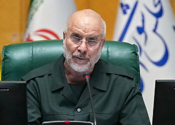 Negociatori iranian i drejtohet SHBA-së pas sulmit në Hormuz: Epoka e marrëveshjeve të njëanshme ka përfunduar, paguani çmimin