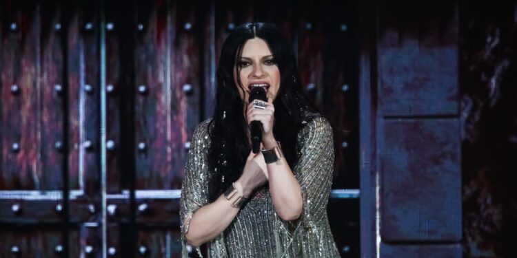 Nga Robbie Williams te Laura Pausini: yjet që do të ndezin ceremoninë e mbylljes së Botërorit