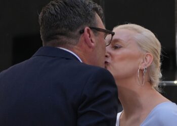 Nga njohja në Kembrixh, ritakimi pas vitesh në bar: dashuria e kryeministrit Andy Burnham dhe Marie-France van Hill