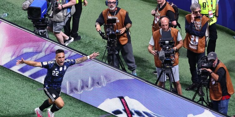 Notat e Angli–Argjentinë: Messi dhe Lautaro dërgojnë kampionët në fuqi në finale, Tuchel një katastrofë — vlerësimi i lojtarëve