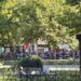Nuk na përfaqësoni — protestuesit mbërrijnë te Kuvendi, policia blindon zonën