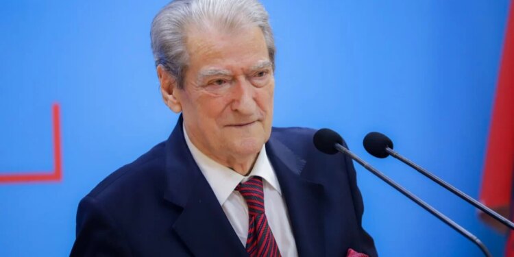 PD vijon mungesën në Kuvend; Berisha: Nuk shkojmë derisa të futen në rend dite projektligjet që kërkojnë protestuesit