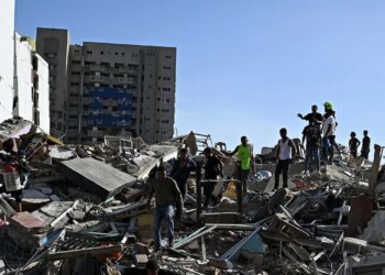 Pas 11 ditësh nën rrënoja në Venezuelë, nëna dhe tre fëmijë shpëtohen të gjallë (Video)