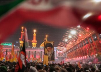 Pas disa ditësh ceremonish mortore për ish-liderin iranian Ali Khamenei, djali dhe pasardhësi i tij munguan në varrim