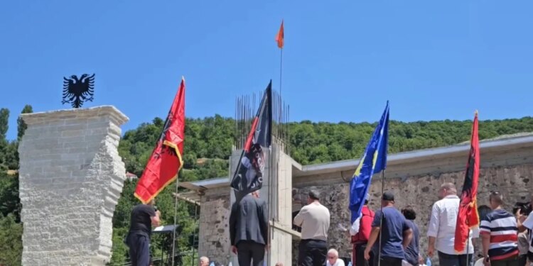 Përkujtohet masakra e Lusnës: Pllakë përkujtimore për 21 viktimat