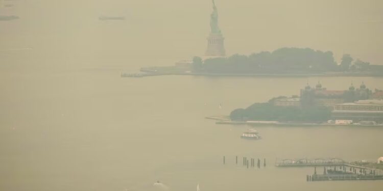 Përpara finales së Kupës së Botës, New York alarmohet; ajri arrin nivele rreziku nga zjarret masive në Kanada