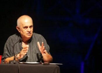 Plutarku, jetë paralele dhe partitë politike në Shqipëri