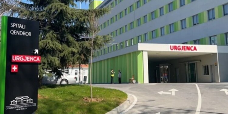 Polemika mbi kërkesën për donacione, QSUT fshin listën pajisjeve mjekësore nga faqja; Shalsi: Njoftimi shkurtit, nevojat u plotësuan