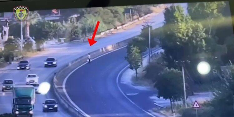 Policia e Fierit publikon masat e reja për këmbësorët, apel për përdorimin e mbikalimeve