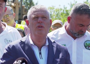 Prefektura e Tiranës nis hapjen e korridoreve pyjore për zjarrfikëset si masë kundër zjarreve