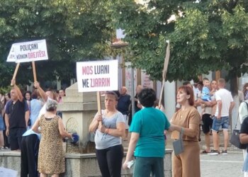 Propozimi i socialistëve për Reformën Territoriale pritet me protestë në Poliçan, kryetari i PS jep dorëheqjen