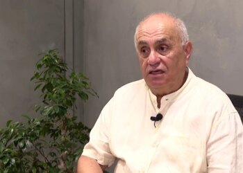 Protesta para Kryeministrisë, akademiku Fuga: Krijohet parti; elementë do pasuronin skenën politike, bota moderne nuk njeh tjetër mënyrë