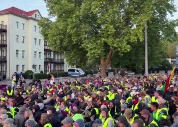 Protesta të dhunshme në Gjermani për kongresin e AfD-së, policia zbret në rrugë