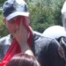 Protestuesi i fshiu fytyrën efektivit, Balla publikon pamjet: Si mund të përdoret flamuri kuq e zi si peshqir?!