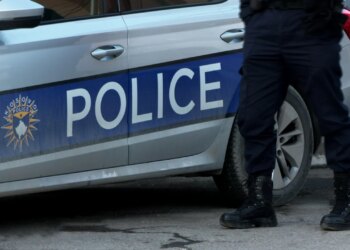 Punonjës të ujësjellësit që po inspektonin lidhjet ilegale u qëlluan me armë në Mitrovicë