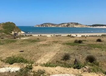 Pushimet kthehen në tragjedi: 29-vjeçarja shqiptare mbytet në plazhin e Porto Novos në Vlorë