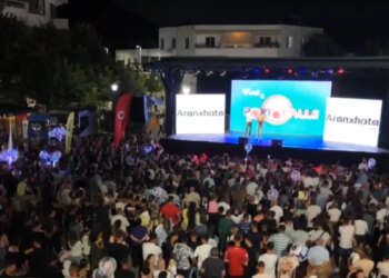 Rikthehet Verë dhe portokalle — spektakli më i dashur i humorit nis turin nga Librazhdi, Portokalli vijon traditën