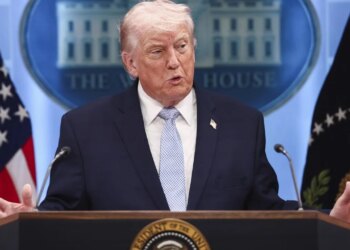 SHBA po merr kontrollin e Ngushticës së Hormuzit, Trump: Do të paguhemi për ta ruajtur