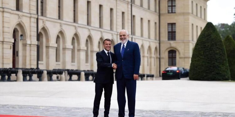 Samiti i Koalicionit të Vullnetmirëve në Paris: Rama publikon fotografitë nga takimi me Macron