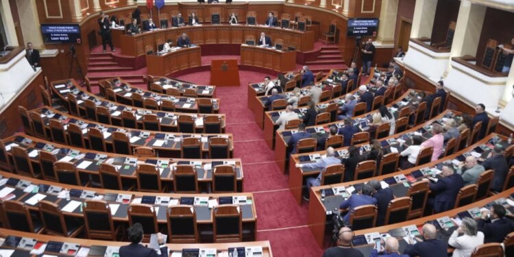 Sekretariati i Etikës mblidhet nesër për masën disiplinore ndaj Agron Shehajt pas rrëmbimit dokumentit konfidencial