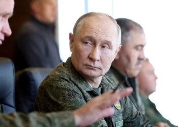 Shefi i CIA-s për Luftën në Ukrainë: Trupat e Putinit nuk qëndrojnë më shumë se 30 minuta