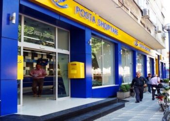 Shkarkohet drejtoresha e Postës në Durrës; kallëzohet në Prokurori, dyshohet vjedhja e 3 mln euro