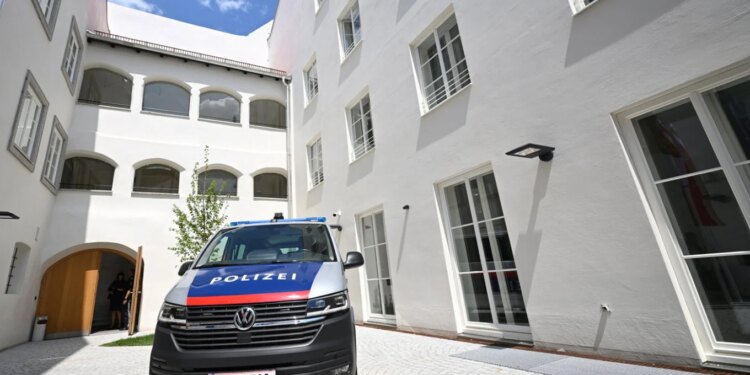 Shtëpia ku lindi Adolf Hitleri kthehet në stacion policie; Austria synon t’i japë fund simbolikës naziste