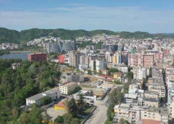 Shtrenjtohen qiratë ditore; turistët shtojnë kërkesën, akomodimet afatshkurtra deri 200 euro nata