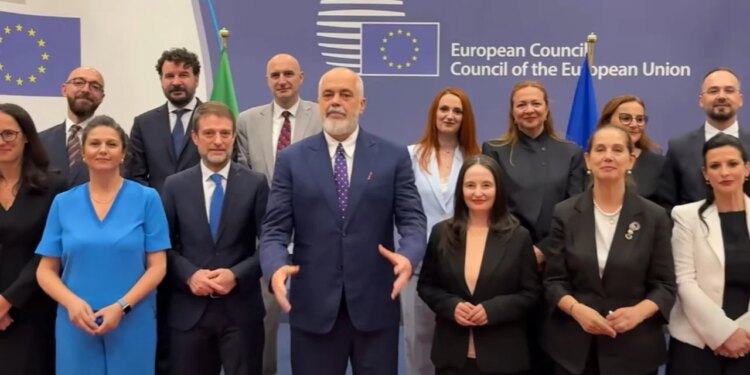Si thanë? S’ka më negociata? Rama nga Brukseli ndan videon: Do t’i mbyllim të gjithë kapitujt deri 2027