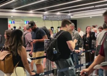 Sistemi i ri kufitar i BE-së trefishon kohën e kontrollit të pasaportave; udhëtarët paralajmërohen