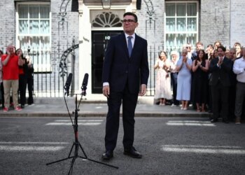 Situata e zymtë përmirësohet; Keir Starmer i jep lamtumirën Downing Street, Andy Burnham zyrtarisht kryeministri i ri MB