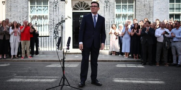 Situata e zymtë përmirësohet; Keir Starmer i jep lamtumirën Downing Street, Andy Burnham zyrtarisht kryeministri i ri MB