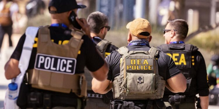 Situata në Memphis përshkallëzohet, një person vritet nga agjentët federalë gjatë një operacioni të antidrogës