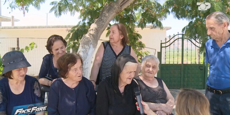 Skandal në Xarrë: Postieri zhduku 13 muaj pensionesh, kam borxh 37 mln lekë, do shes tokën t'ua shlyej