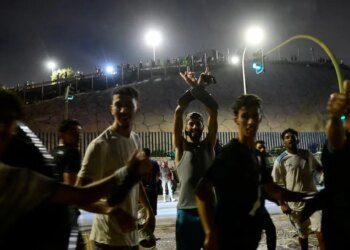 Skena të pazakonta në brigjet e Spanjës, 49 mijë emigrantë kalojnë kufirin me not brenda 24 orëve