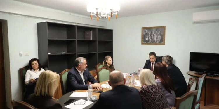 Sot në Konferencën e Kryetarëve, PD kërkon shtyrjen e afatit të Komisionit të Reformës Territoriale
