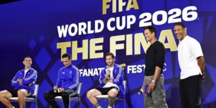 Spanjë-Argjentinë, konferencë spektakël para finales, Djokovic e Tom Brady bëhen gazetarë