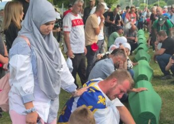 Srebrenica përkujton viktimat në përvjetorin e 31-të të gjenocidit
