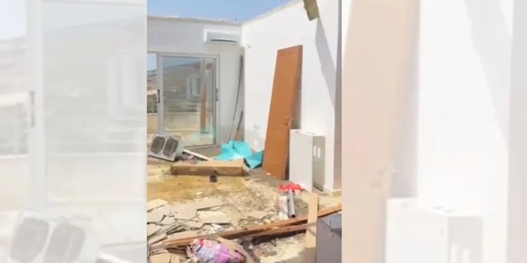 Stuhia në Sarandë: Çatia e pallatit 12-katësh fluturon, 4 familje mbeten pa strehë