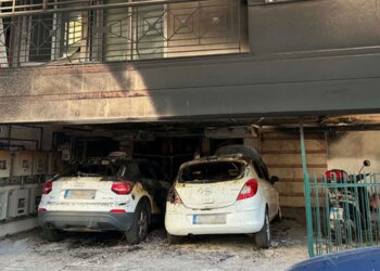 Sulme koordinuara me zjarrvënie ndaj shtëpive tre drejtuesve Partisë Demokracia e Re Selanik; një grua intubuar, 5 plagosur