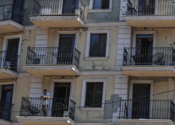 Tetë të vrarë në sulmet ruse në Ukrainë, Kievi godet cisternat e naftës ruse në Detin e Zi