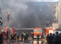 Tragjedi në Kinë: zjarri në një fabrikë këpucësh lë të paktën 28 të vdekur