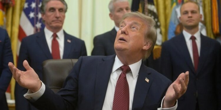 Trump jep urdhër të ri për ushtrinë amerikane: Mos kryeni sulme të reja ndaj Iranit të premten