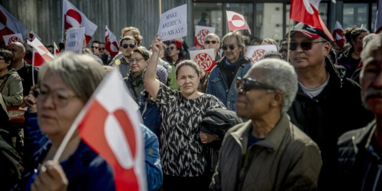 Trump kërkon përsëri Groenlandën; kryeministrja islandeze: Ajo i përket popullit të saj
