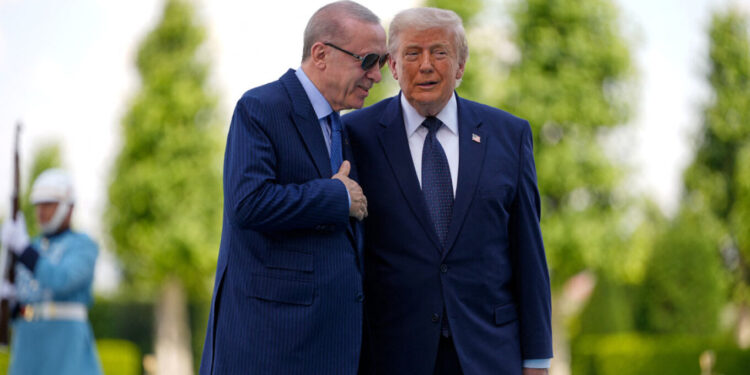 Trump surprizon në Samitin e NATO-s: Erdogan miku im, do heqim sanksionet ndaj Turqisë, sinjale pozitive për F-35